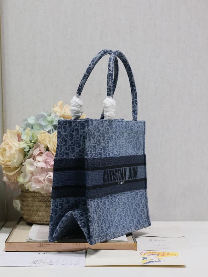 CHRISTIAN DIOR Medium Dior Book Tote