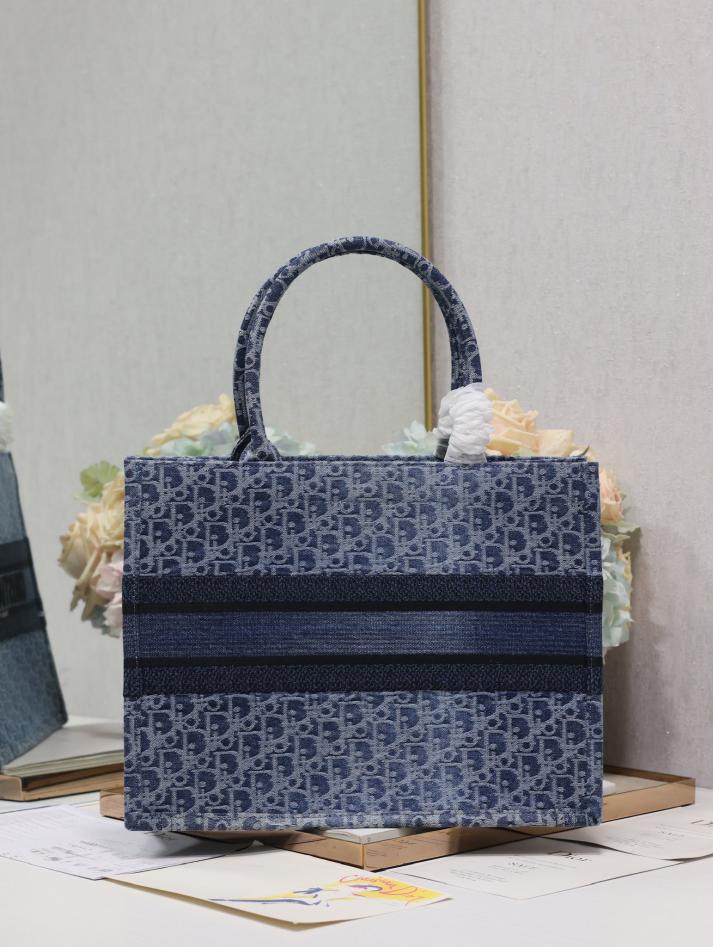 CHRISTIAN DIOR Medium Dior Book Tote