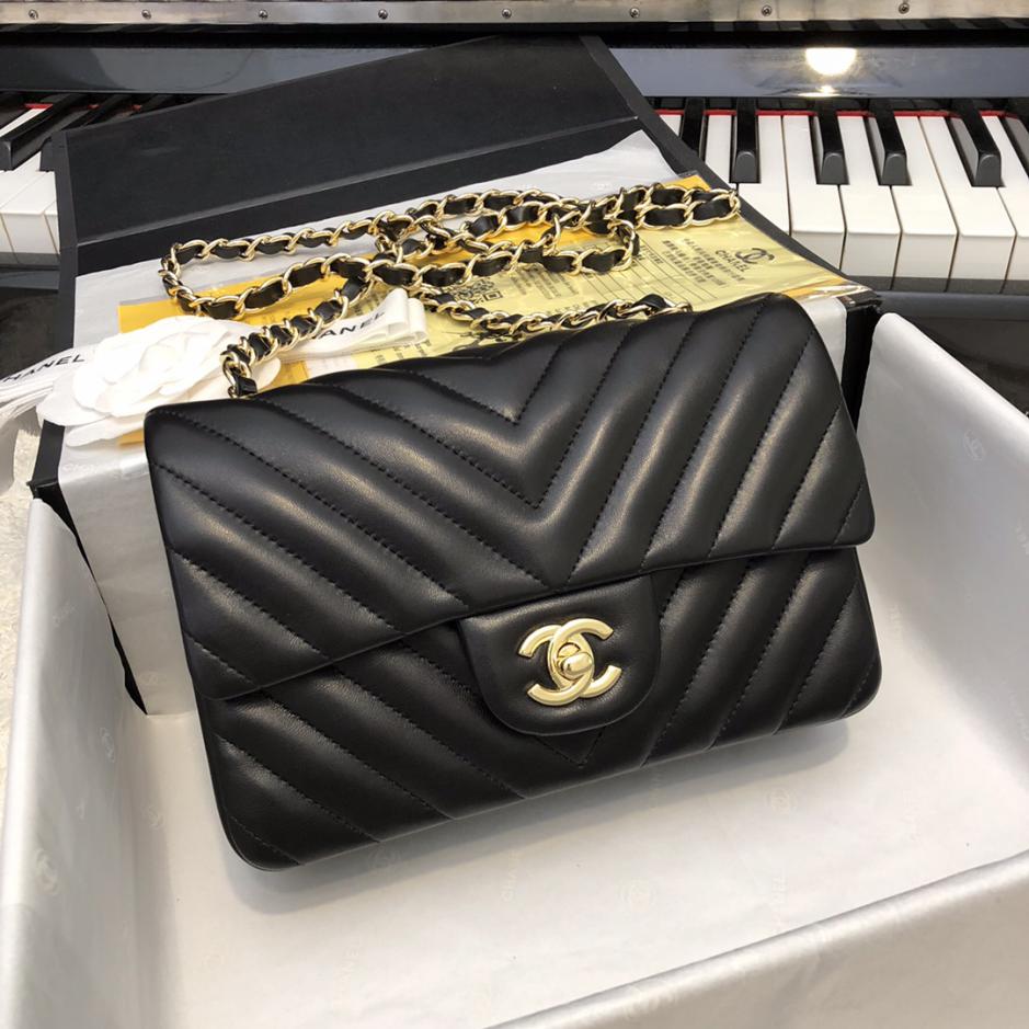 Fibbia a doppia C in pelle di pecora importata originale Chanel