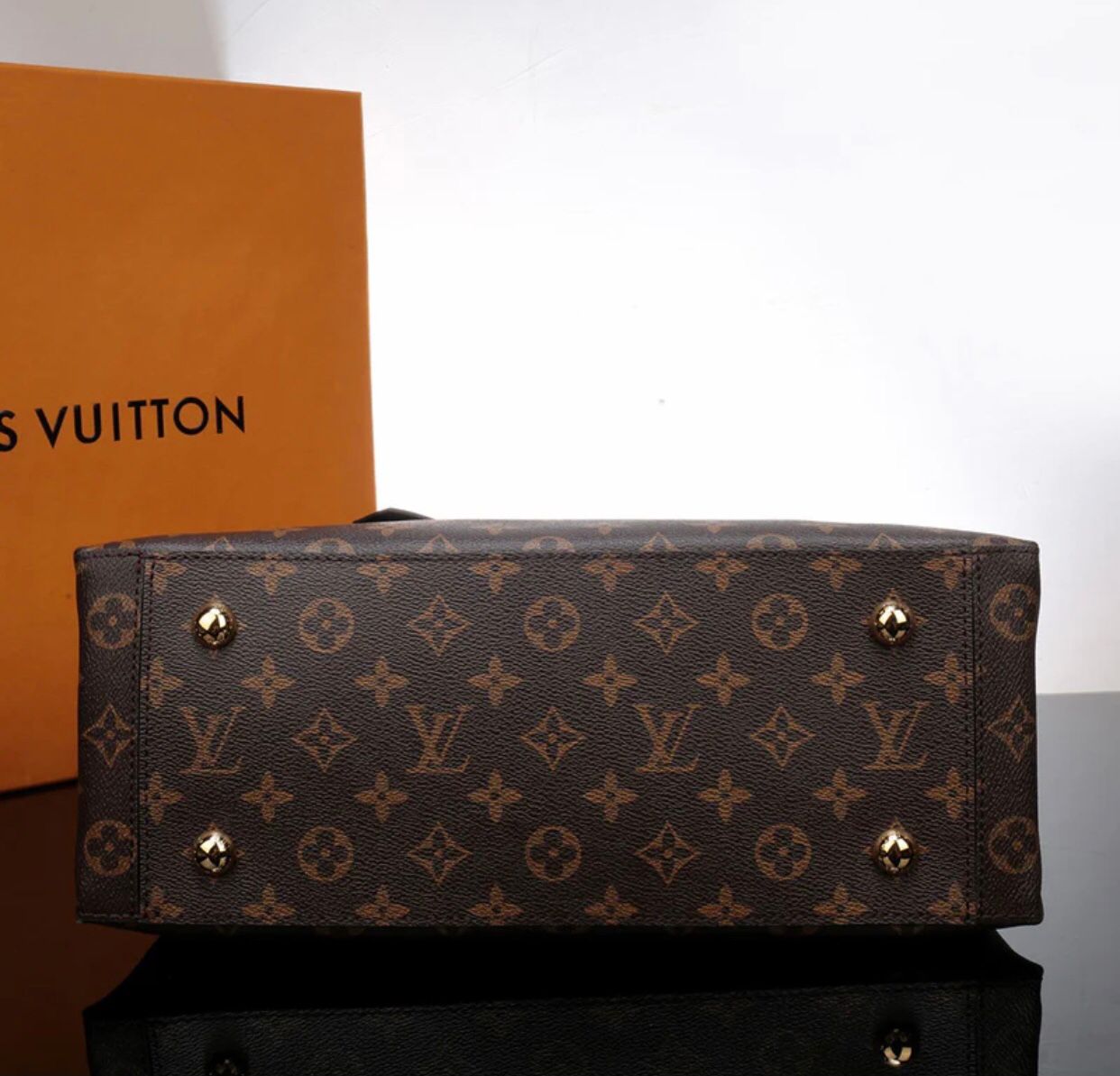 Louis Vuitton Flower Tote in Tela Monogram