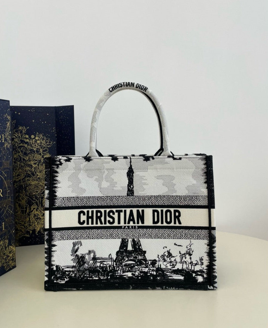 CHRISTIAN DIOR Medium Dior Book Tote