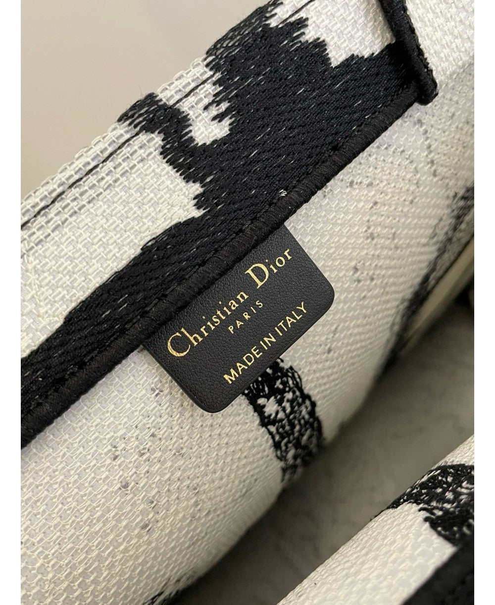 CHRISTIAN DIOR Medium Dior Book Tote