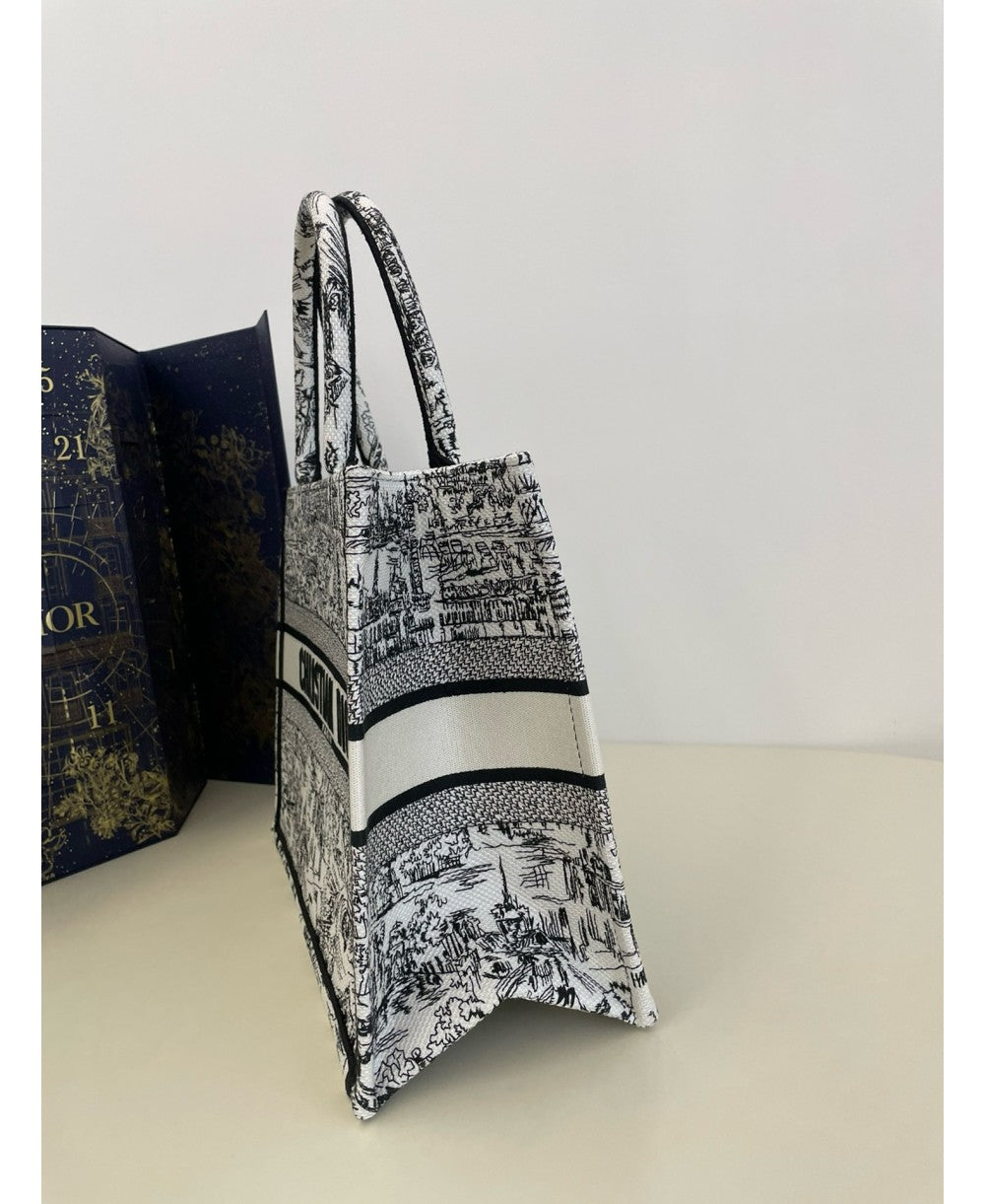 CHRISTIAN DIOR Medium Dior Book Tote