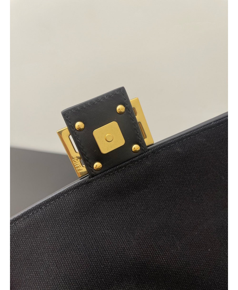 Baguette FENDI